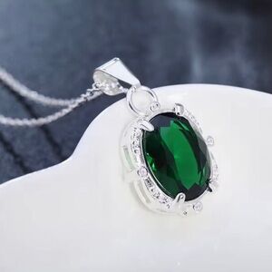 Emerald Green Oval Pendant Necklace - Sterling Silver